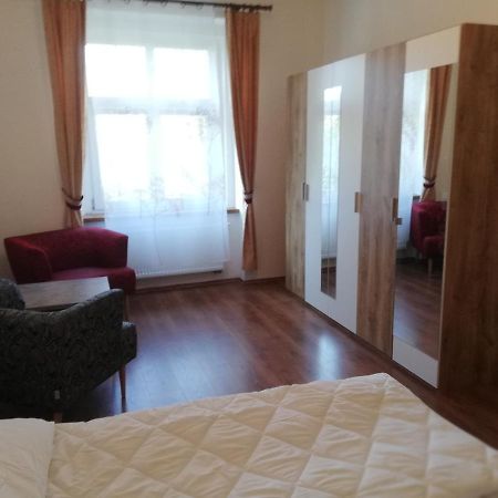 קרלובי וארי Apartment 70M2 מראה חיצוני תמונה
