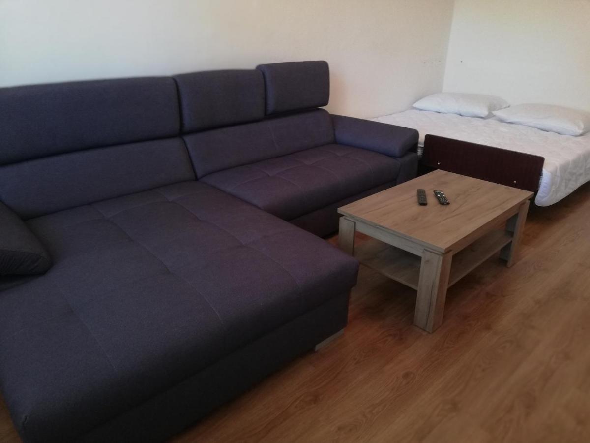 קרלובי וארי Apartment 70M2 מראה חיצוני תמונה