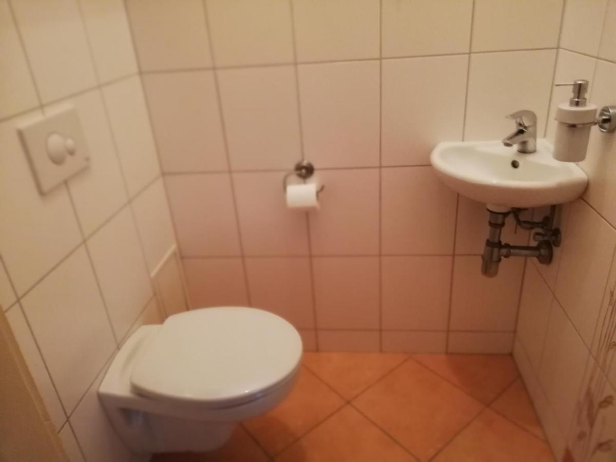 קרלובי וארי Apartment 70M2 מראה חיצוני תמונה